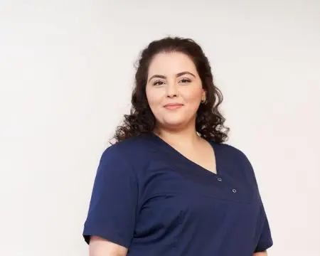 Portrait von Ahlam Obagdadi, Medizinische Fachangestellte - Team der orthopädischen Praxis in Düsseldorf