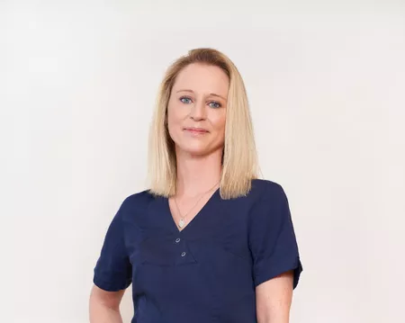 Portrait von Anke Vollmer, Leitende Medizinische Fachangestellte und Praxismanagerin - Team der orthopädischen Praxis in Düsseldorf