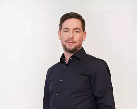 Portrait von Dr. med. Kai Besken, Facharzt für Orthopädie und Unfallchirurgie - Team der orthopädischen Praxis in Düsseldorf