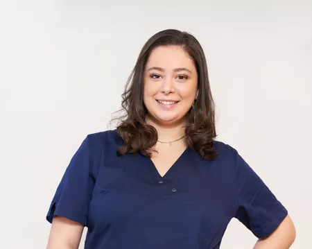Portrait von Rabia Özdemir, Medizinische Fachangestellte - Team der orthopädischen Praxis in Düsseldorf