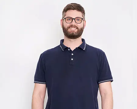 Portrait von Tim Wosch, Leiter DOC-Rückenzentrum und Physiotherapeut - Team der orthopädischen Praxis in Düsseldorf